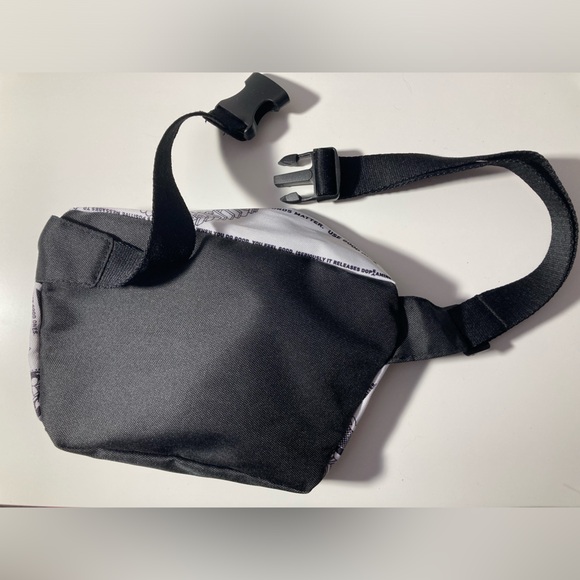 Hollister Adjustable Customizable Fanny Pack - Picture 3 of 5